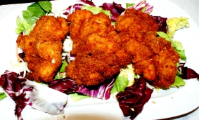 Frittierte H&auml;hnchenkeulen, paniert